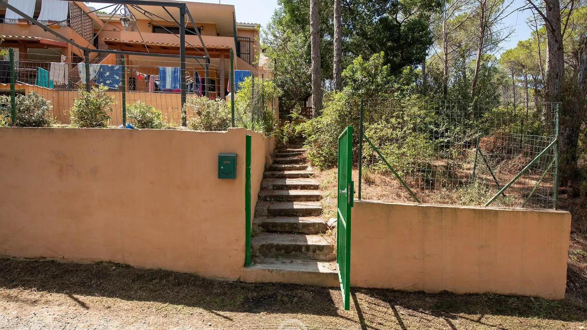 Pinus Village Coastal Hideway Forte Village 0*,  Italie